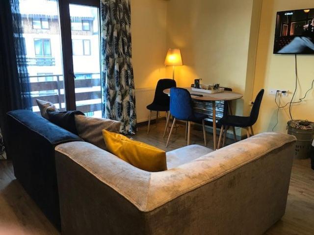 Crystalville Apartment 542 บาคูเรียนี ภายนอก รูปภาพ